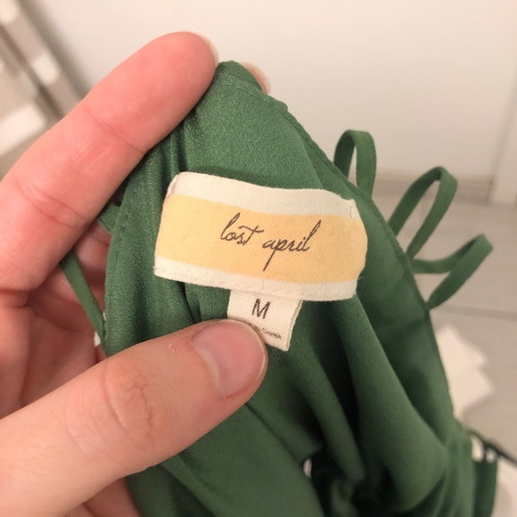 Green dress with intricate back - Picture 2 of 4